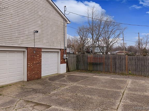 4th image of 623 Millwood Place