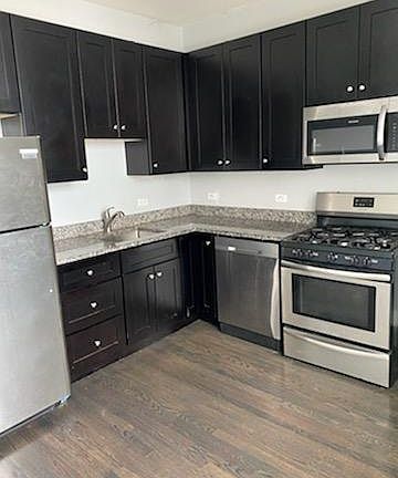 5th image of 6155 N Broadway St #3S