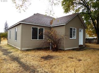 325 4th St, North Powder, OR 97867