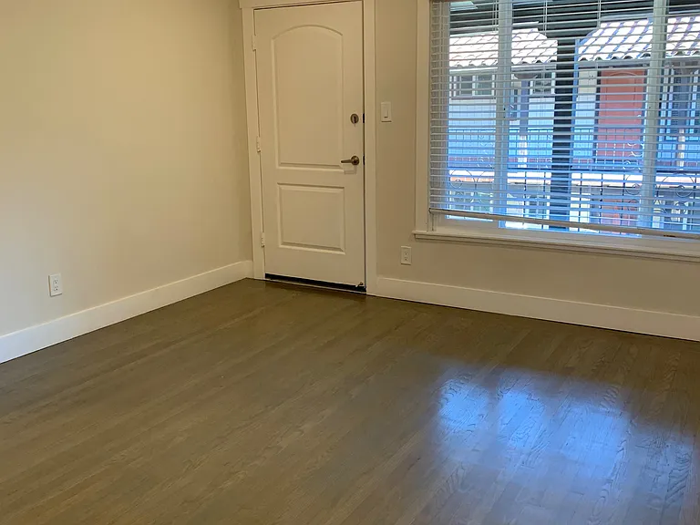 530 Chestnut St — Photo 15