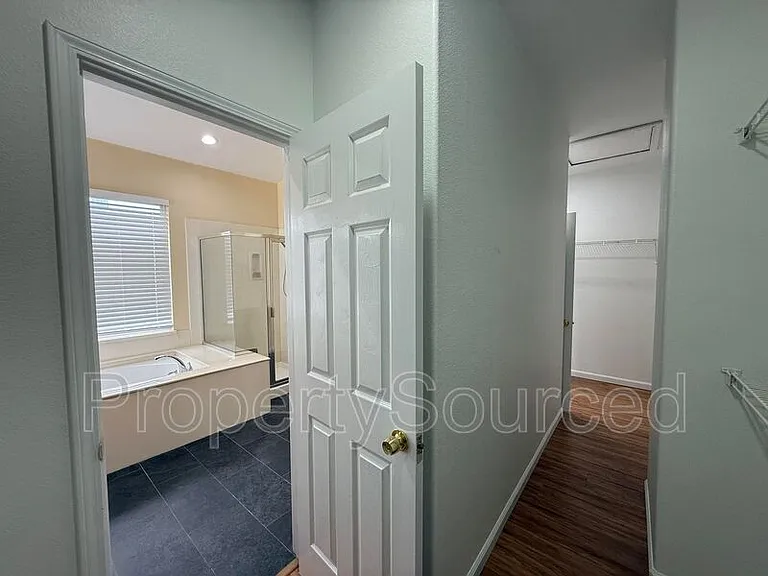 1830 Persimmon Way — Photo 28