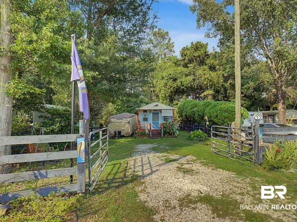 331 Buena Vista Dr, Lillian, AL 36549