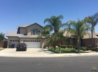 2806 Rising Mist Ln, Bakersfield, CA 93313