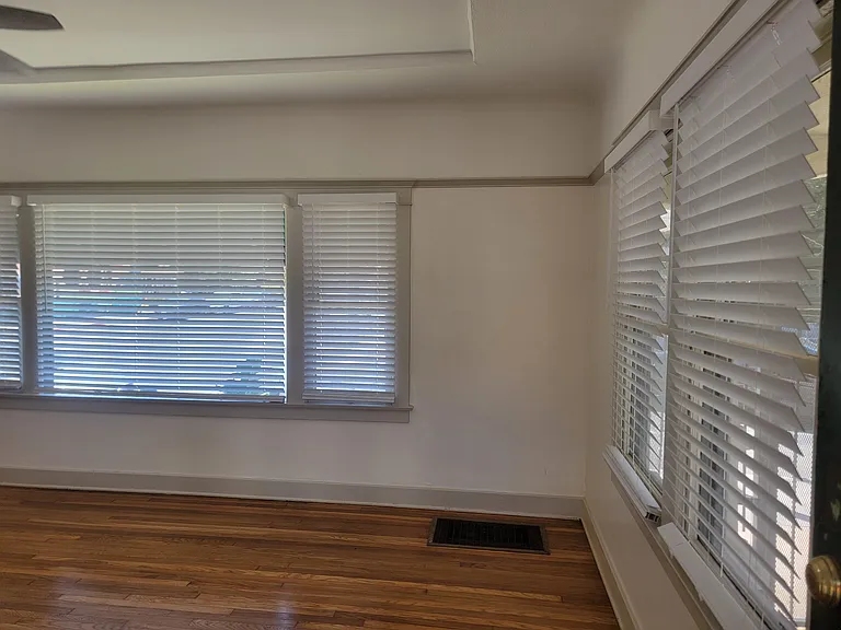 2611 E 4th St #2 — Photo 3