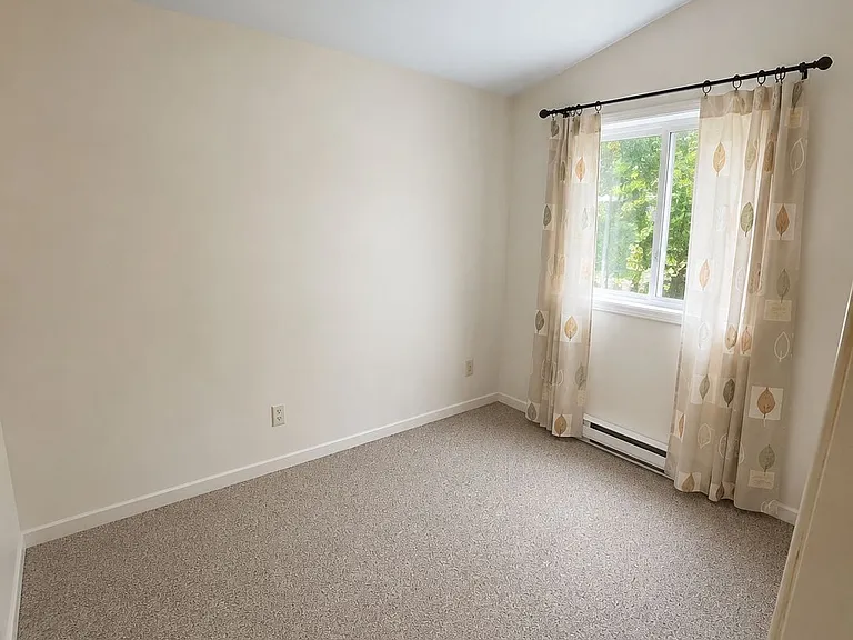 1941 Marchmont Rd #2 — Photo 8