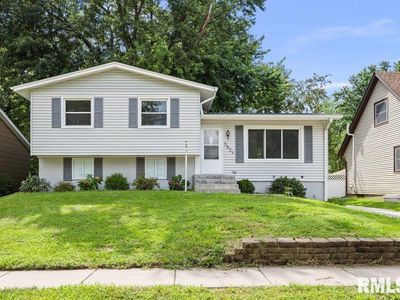 5824 Hillandale Rd, Davenport, IA, 52806