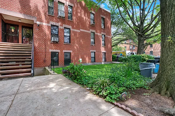 Rented by Twyford Real Estate | media 20