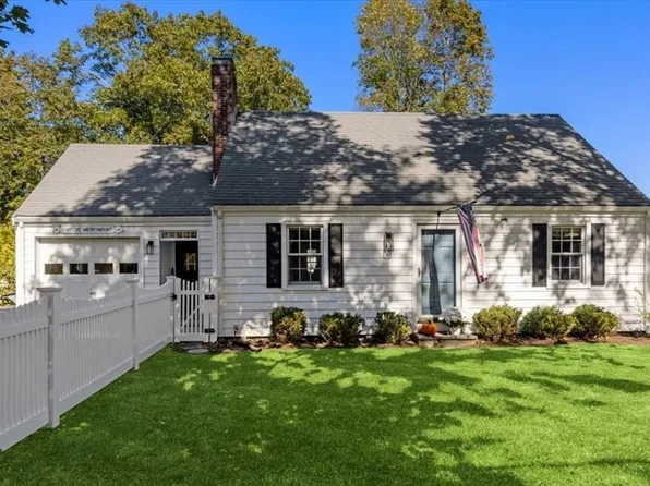 12 Merrymount Rd, Hingham, MA 02043