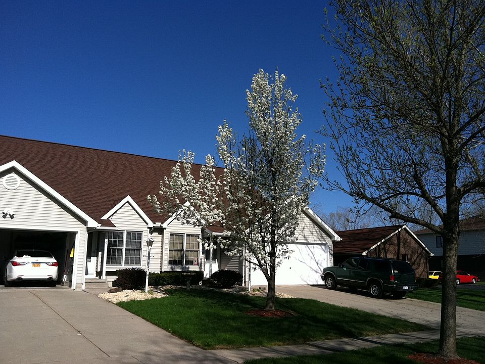 1st image of 126-130 Peppertree Dr