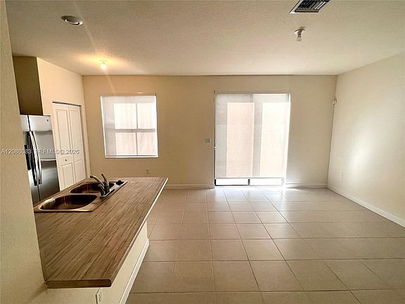 4th image of 3342 W 112th St
