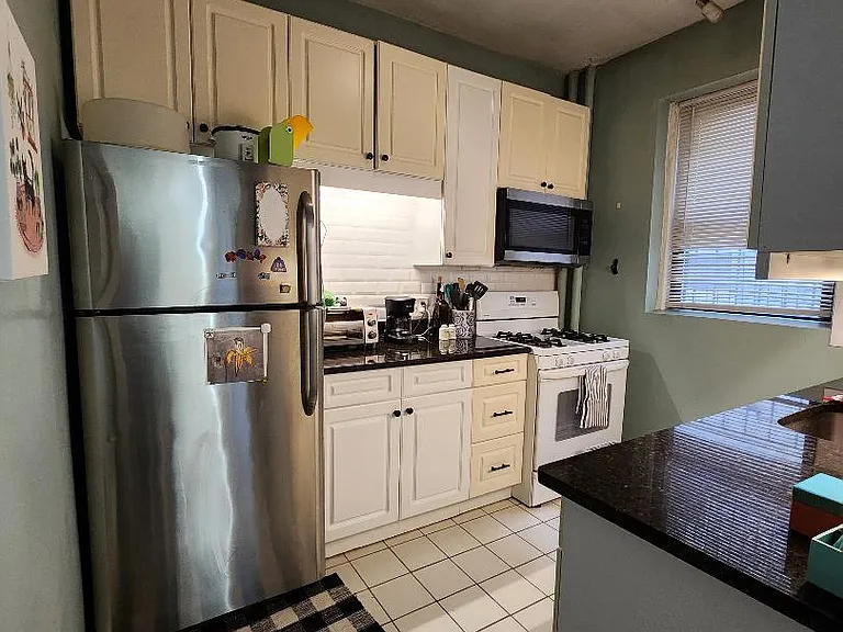 86 Glenville Ave — Photo 33