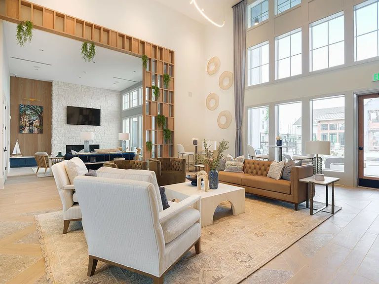 Miro Luxury Apartments — Photo 18