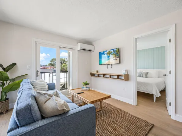 637 S Orlando Ave, Cocoa Beach, FL