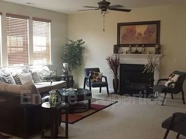 1040 Pueblo Ridge Pl — Photo 5