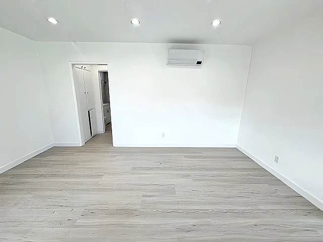 18139 Roscoe Blvd #5 — Photo 10