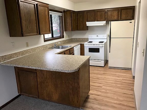 Kitchen with breakfast counter
