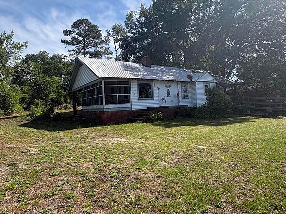 3rd image of 2564 Richmond Hill Road