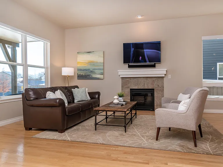 1362 Golden Eagle Way — Photo 4