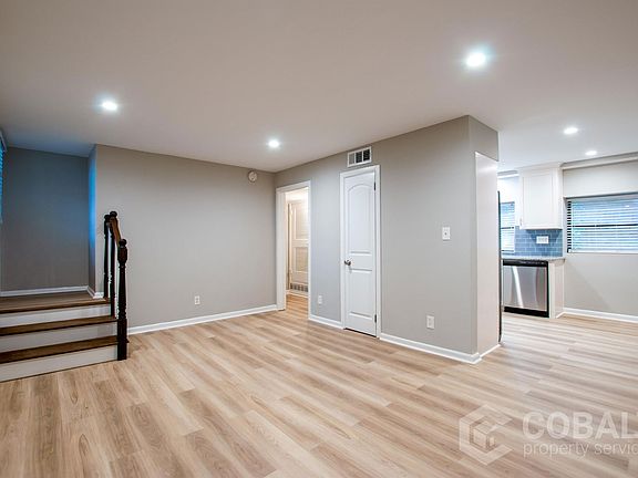 2nd image of 886 Saint Charles Ave NE #8