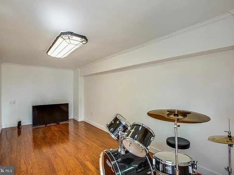 507 Hanover St — Photo 32