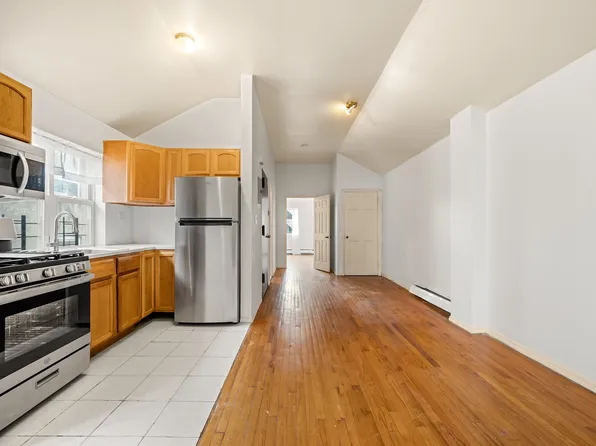 455 East 45th Street image 1 of 27