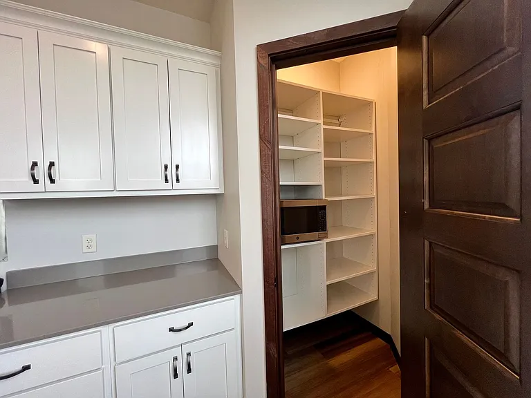 201 N Riverfront Dr — Photo 10