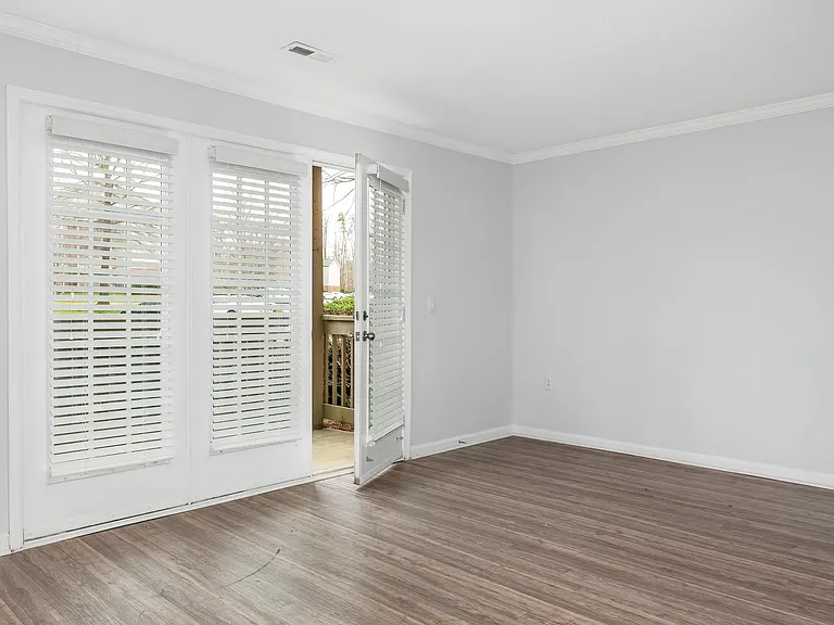 Modern Wood-Style Flooring - Ruby Interior