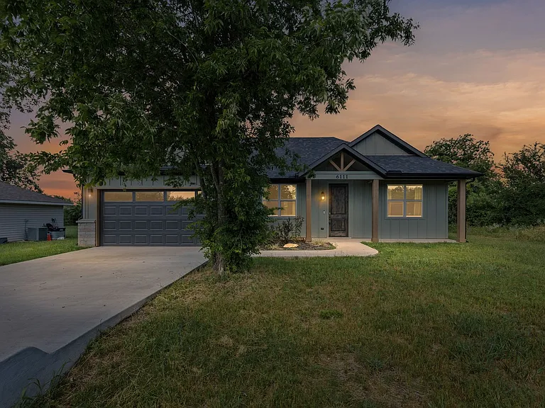 6111 Collins Ct — Photo 39
