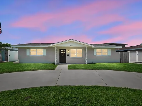 933 41ST AVENUE NE, ST PETERSBURG, FL 33703
