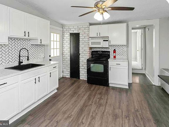 3rd image of 132 W Ridge Rd #A