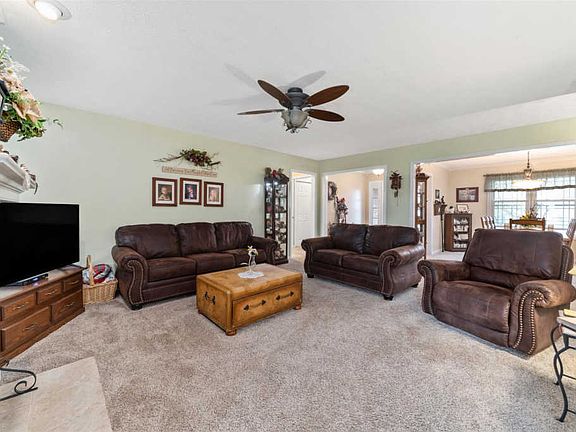 5th image of 1692 Barrywood Cir E