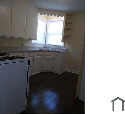2nd image of 921 11th St #1