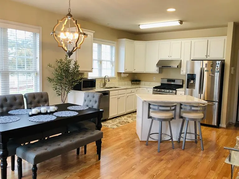 14836 Shorewood Ct — Photo 12