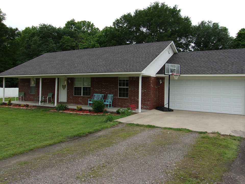 1st image of 104 Water Oak Dr