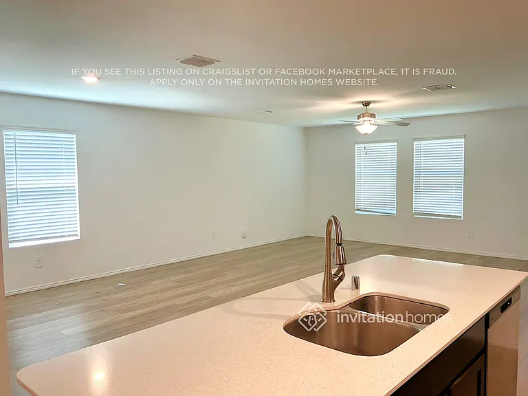 10527 Sewell Cir — Photo 5