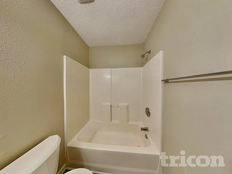 1809 Avon St — Photo 16