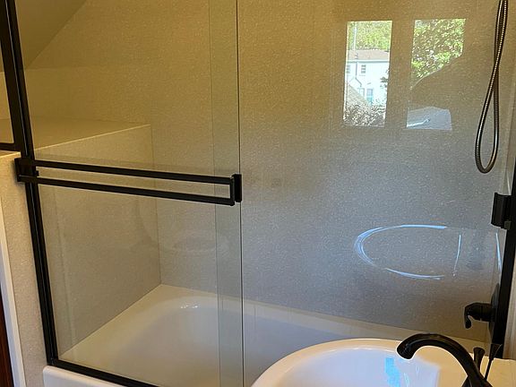 3rd image of 617 Highland Ave #3
