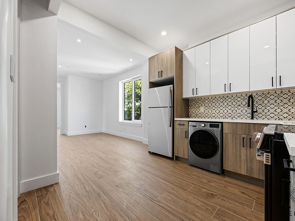 1st image of 363 Hawthorne St #4R