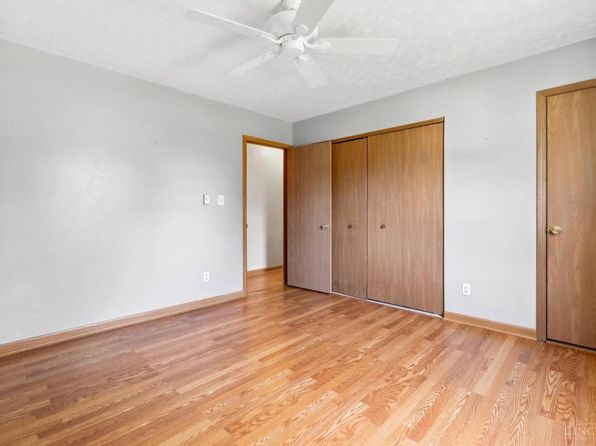 1053 Linhof Rd, Wilmington, OH 45177