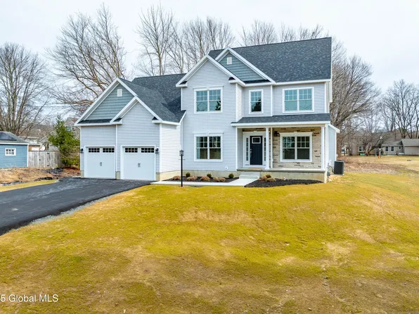 23 Plant Road, Halfmoon, NY 12065