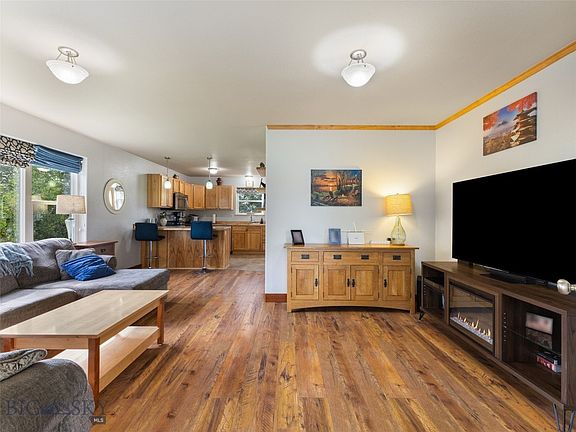 3rd image of 62 Bailer Dr