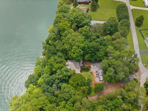 217 S Riverwood Rd, Bronston, KY 42518