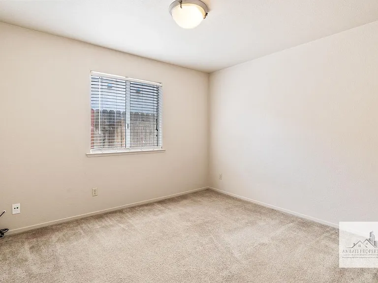 3426 W Dovewood Ave — Photo 8