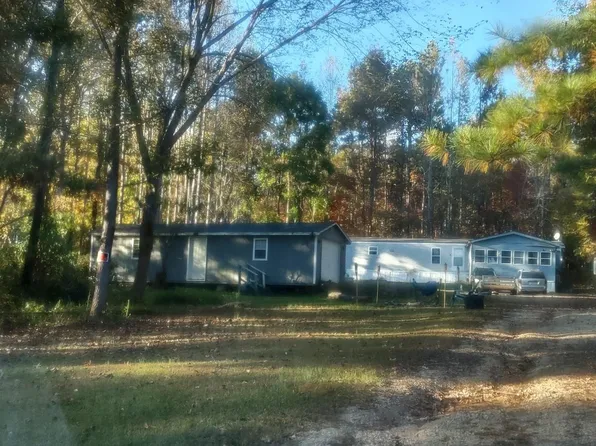 135 Blackberry Ln, Warrenton, NC 27589