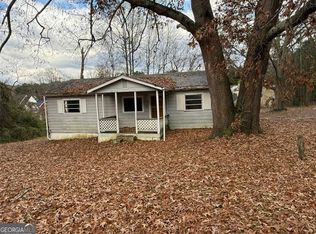 1099 Warren Dr, Riverdale, GA 30296