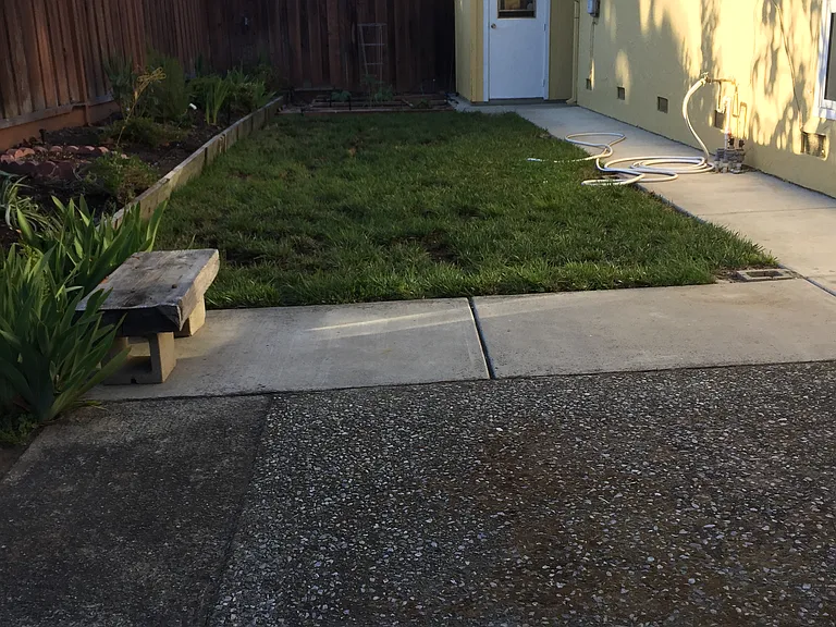 953 Henderson Ave — Photo 11