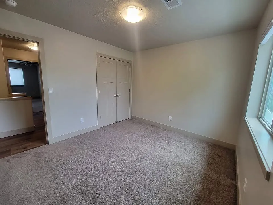 3 bed, 2.5 bath, 1400 sqft, $1,950 — Photo 2