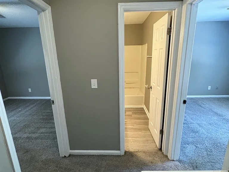 121 Aqua Ct — Photo 12