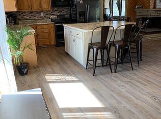 1081 N 7th St, Warren, MN 56762