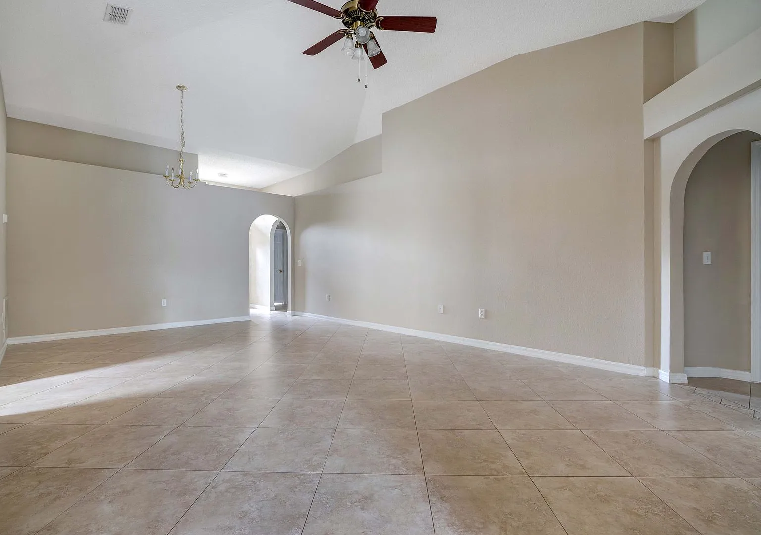 4 BR / 2 BA Home In Corner Lake — Photo 4